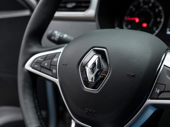 Alpine debutta nell’elettrico con la Renault Scénic